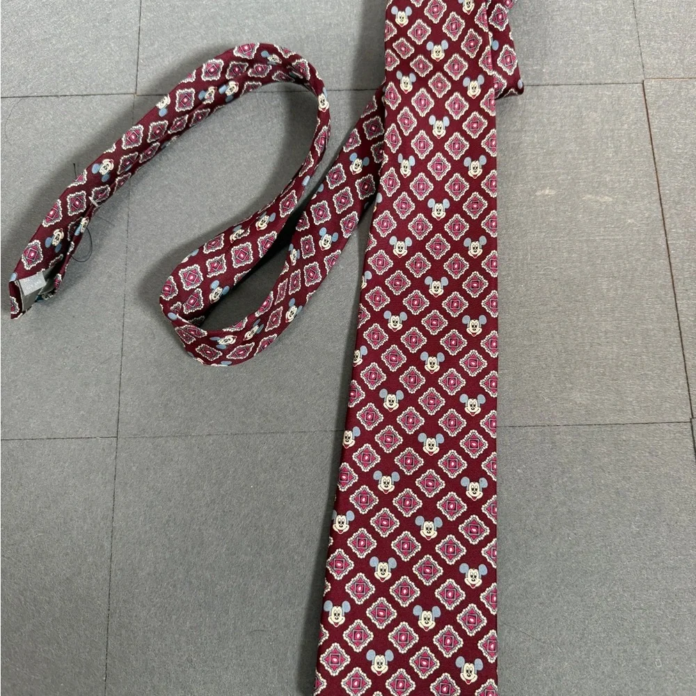 🐭 Vintage Balancine Disney Silk Tie Mickey Mouse Burgundy Geometric Print USA - Picture 2 of 4